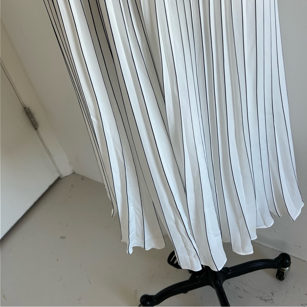NWT The White Company Pleated white skirt - Picture 5 of 10